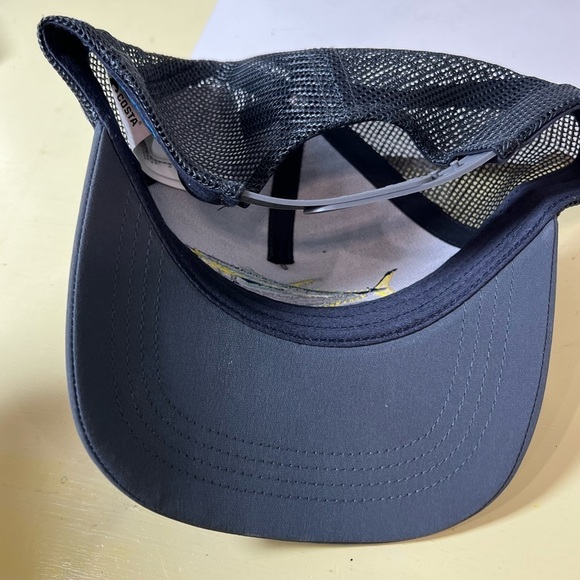 New Without Tags Costa Del Mar Gray Fish Embroidered Hat Cap - Picture 5 of 7